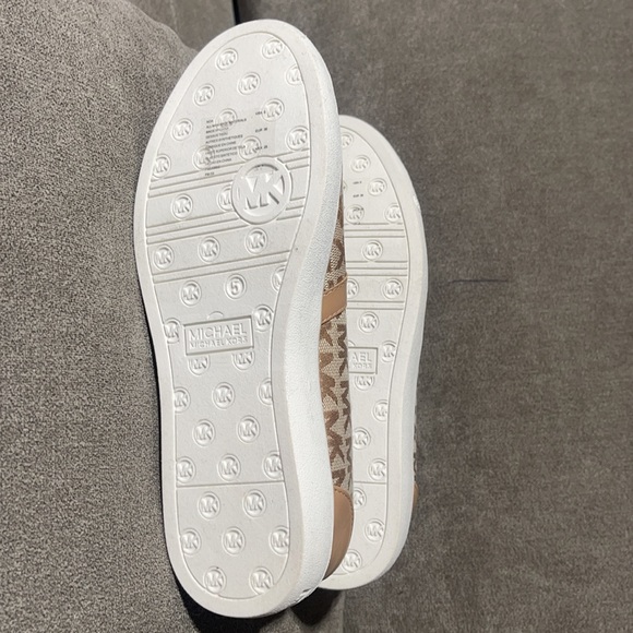 Michael Kors Noa Tan Slip On Monogram Shoes - Picture 8 of 9